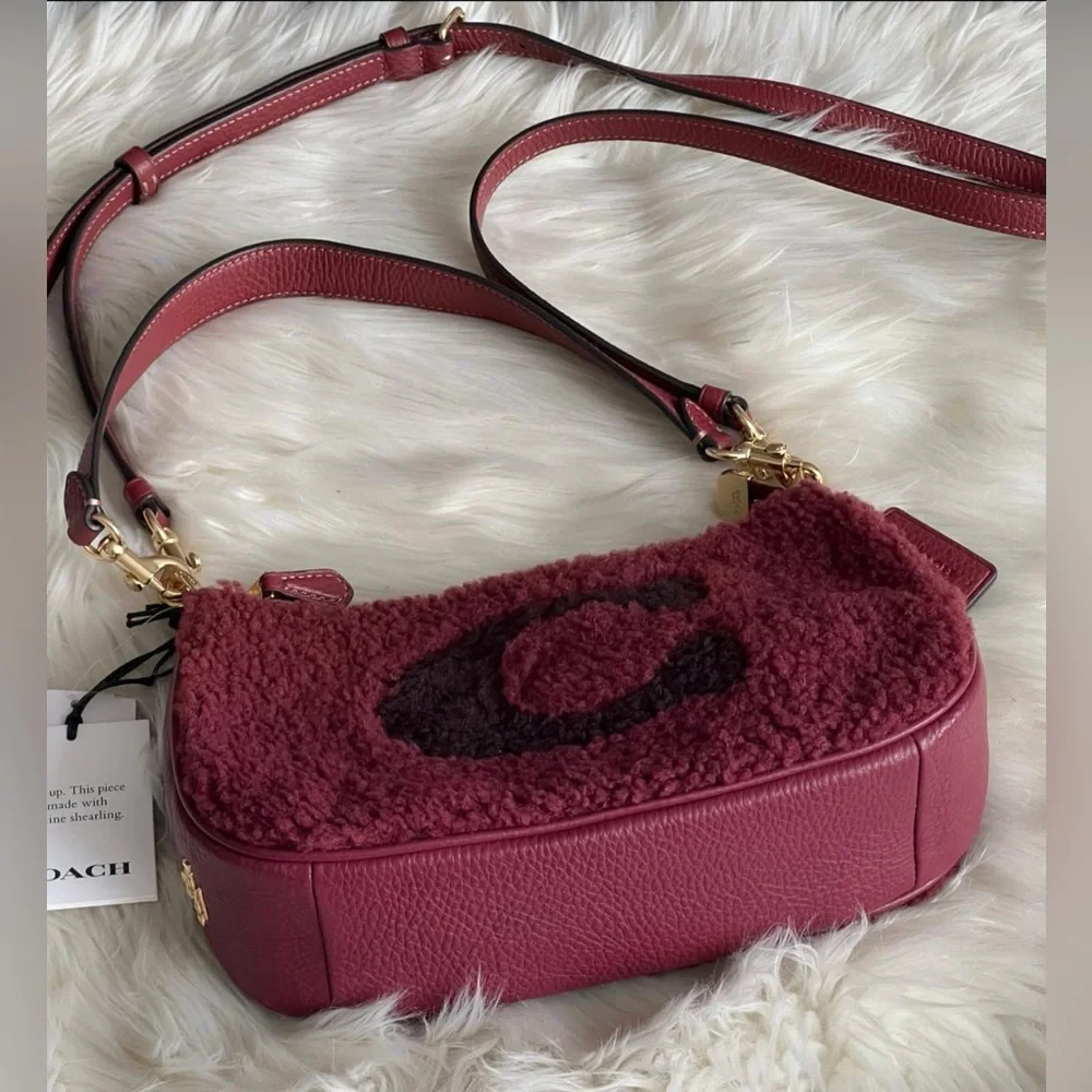 CE557 - Coach Teri Shoulder Bag with Coach Motif - Picture 7 of 14